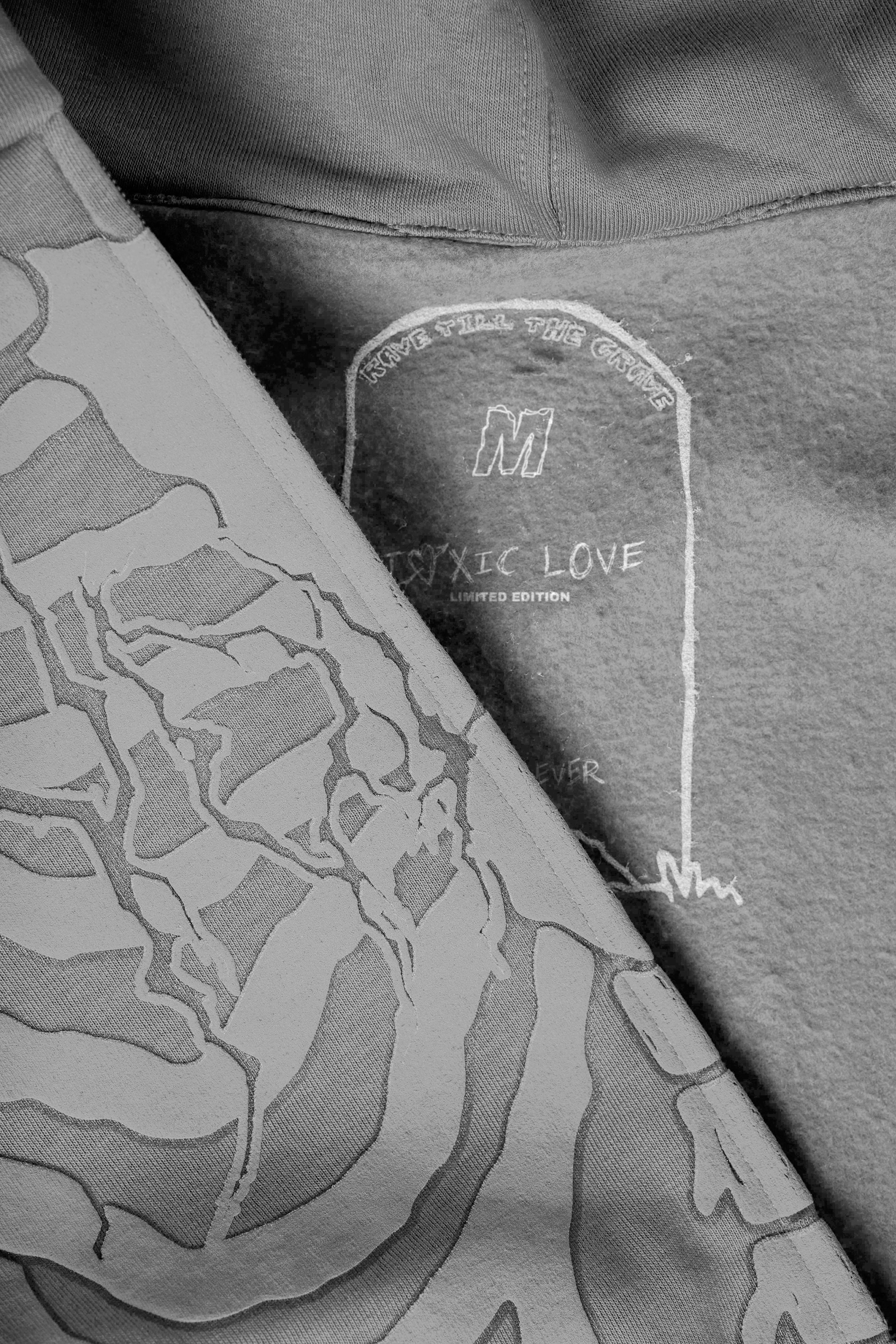 FELPA SCHELETRO "TOXIC LOVE" (ASH GREY) - YOUTH ARCHIVES®